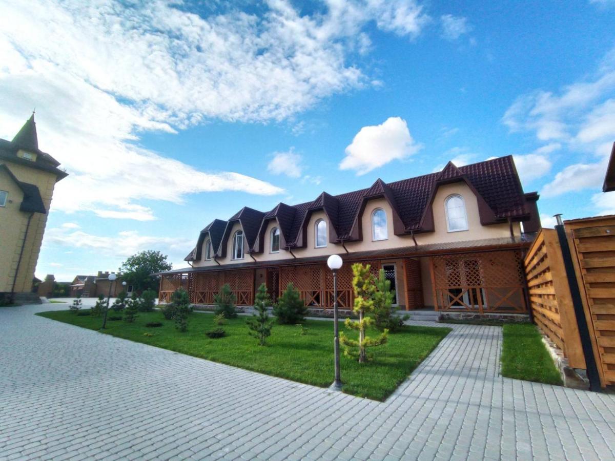 Готельно-Ресторанний Комплекс Прованс Парк Potschajiw Exterior foto