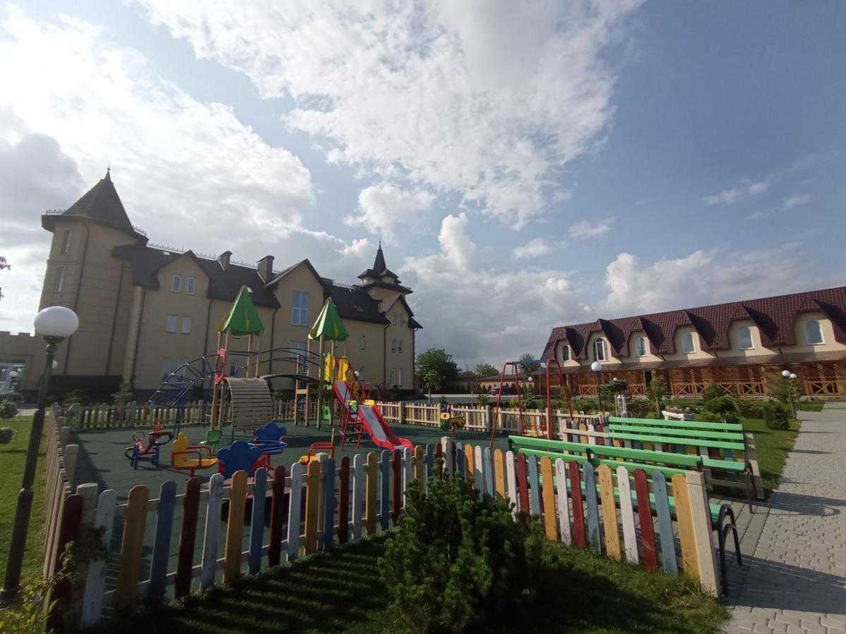 Готельно-Ресторанний Комплекс Прованс Парк Potschajiw Exterior foto