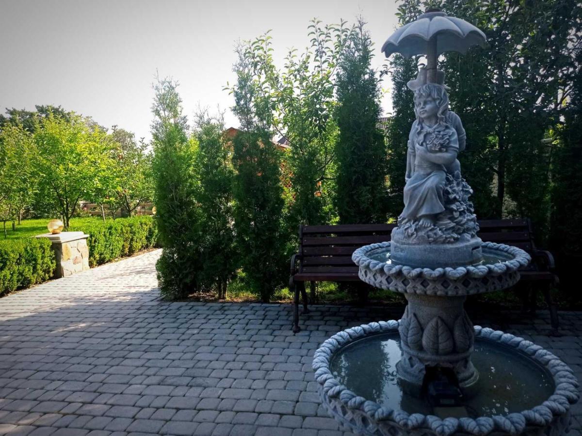 Готельно-Ресторанний Комплекс Прованс Парк Potschajiw Exterior foto