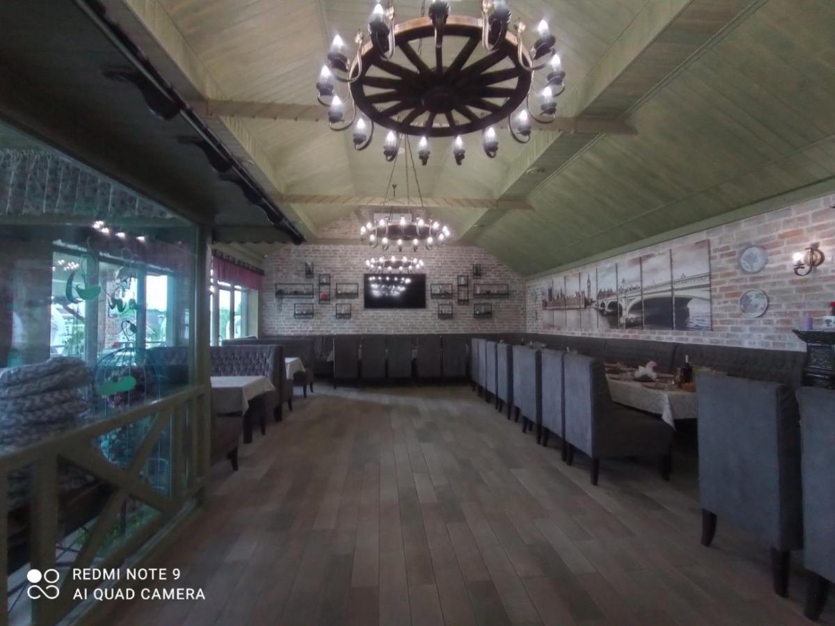 Готельно-Ресторанний Комплекс Прованс Парк Potschajiw Exterior foto