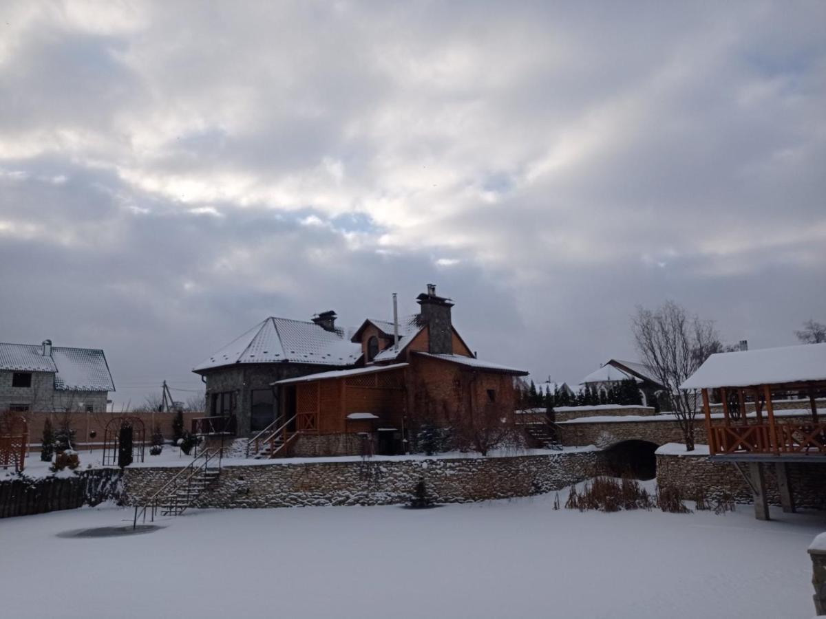 Готельно-Ресторанний Комплекс Прованс Парк Potschajiw Exterior foto