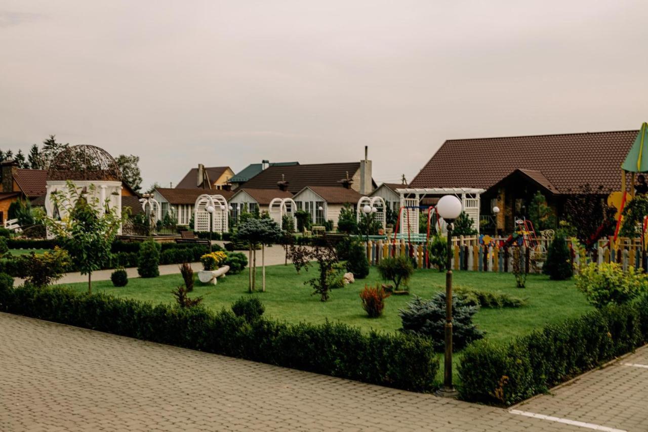 Готельно-Ресторанний Комплекс Прованс Парк Potschajiw Exterior foto