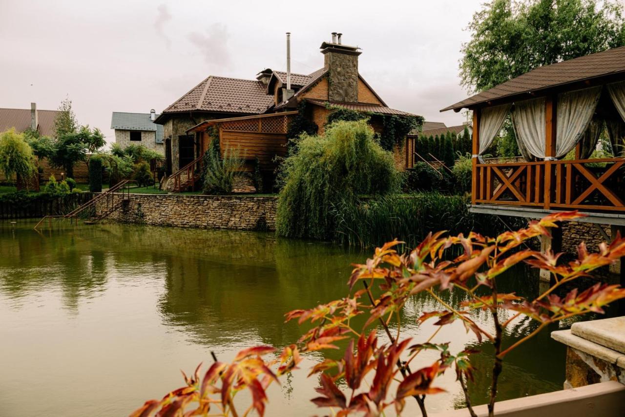 Готельно-Ресторанний Комплекс Прованс Парк Potschajiw Exterior foto