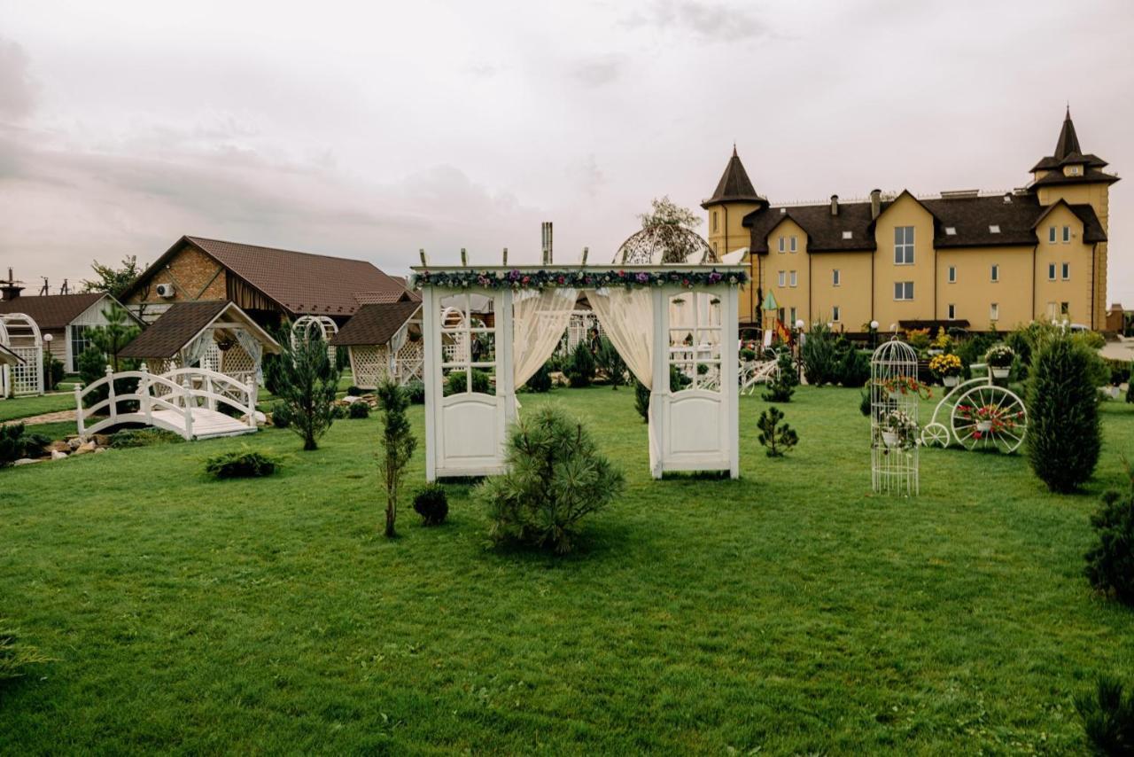 Готельно-Ресторанний Комплекс Прованс Парк Potschajiw Exterior foto